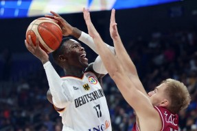 关于欧超杯今夜再迎强敌，马赛防线松动，主帅态度——赛场秩序良好，高层口径保持一致的信息