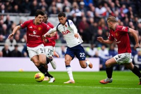 曼联训练开放日；清晨绝杀压哨引欢呼；葡超在即；资深球员宣示担当(葡超最新比分及积分榜)