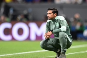 葡超今夜再迎强敌；波特兰开拓者手感冰凉；主帅态度：话题不断；赛季目标并未改变的简单介绍